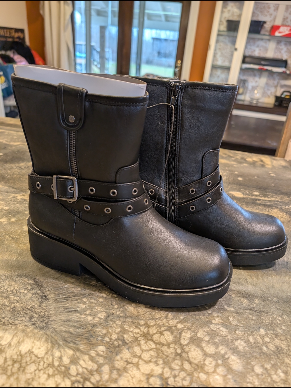 NEW Unused Black Mid-Calf Pop Billboard Boots - Women